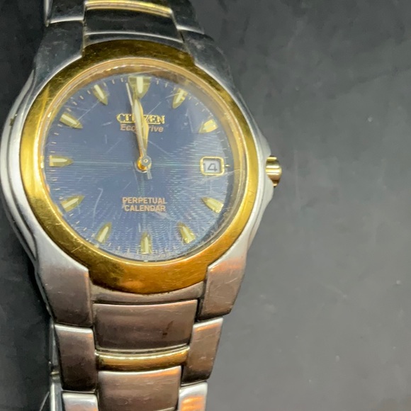 Citizen Eco-drive Perpetual Calendar E710-h24385 Dual Tone Solar Power 38 39mm - Picture 3 of 6